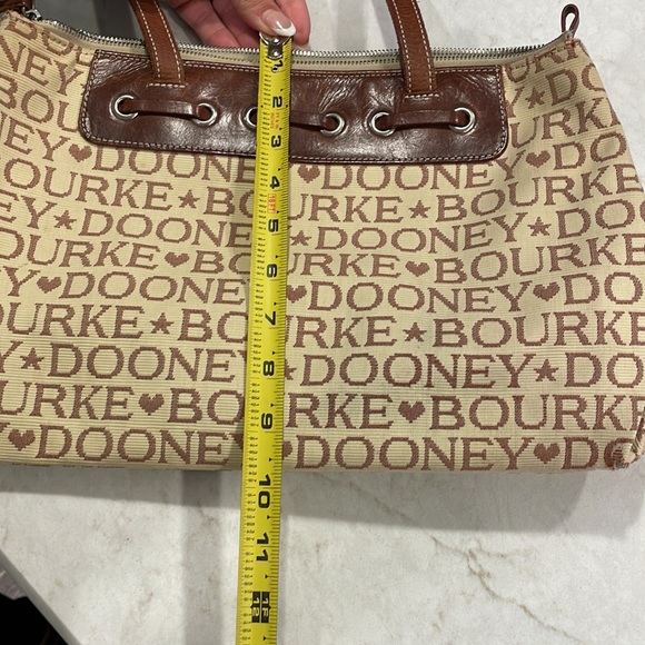 Dooney & Bourke canvas tote bag leather strap - Picture 5 of 6